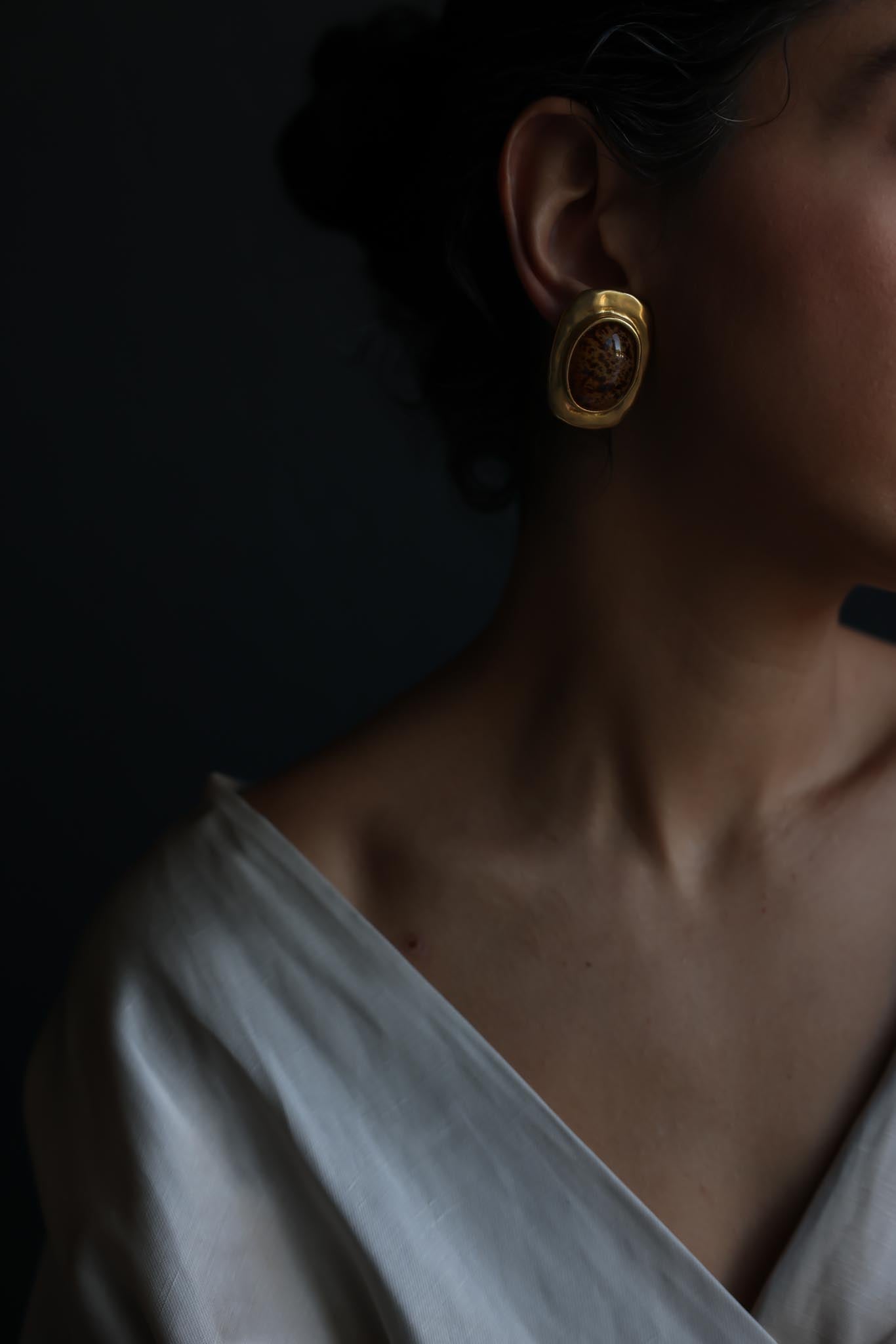 Matte Gold Brown Cabochon Clip-On Earrings|Vintage Baazaar 