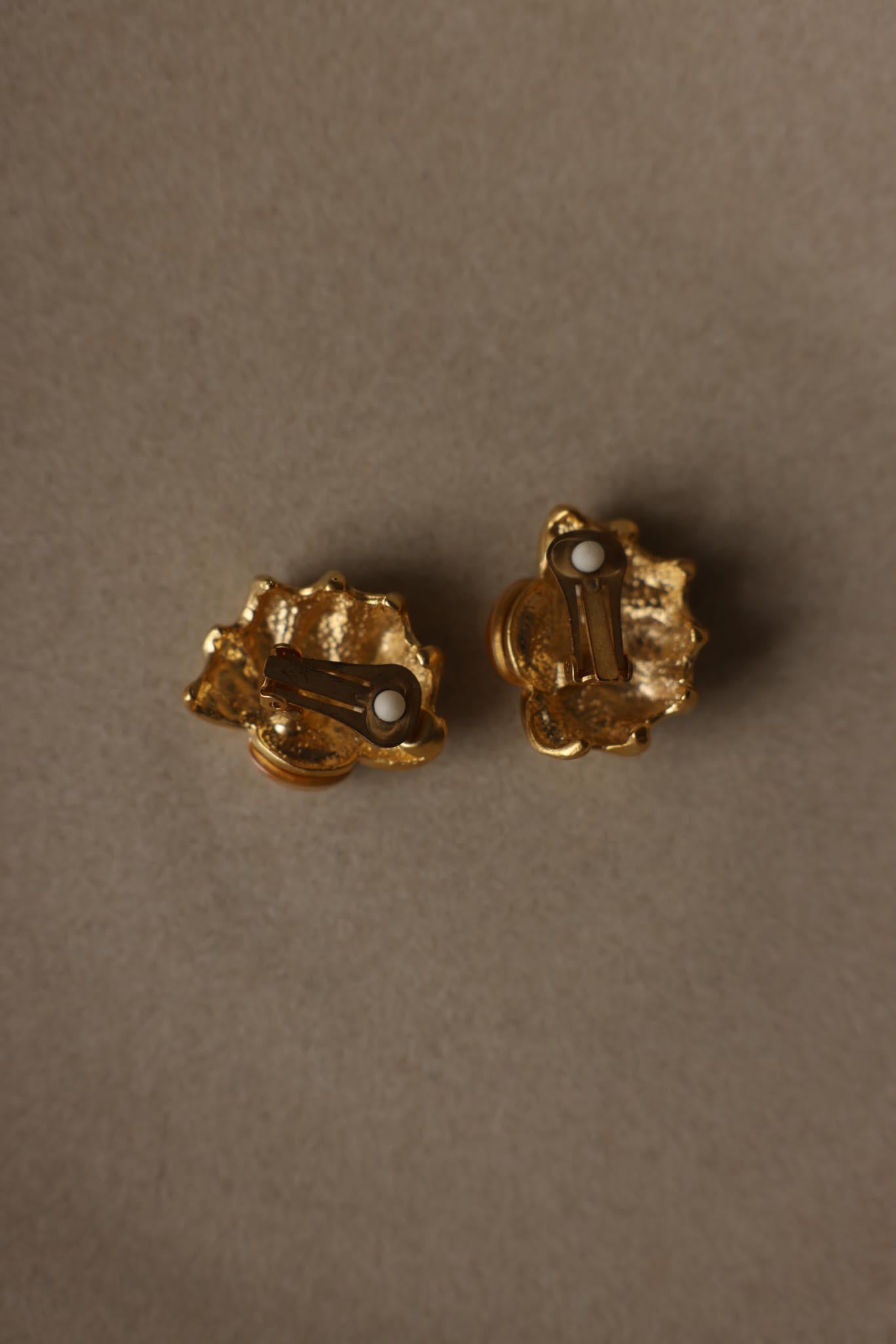 Fan-Shaped Matte Gold Champagne Faux Pearl Clip-On Earrings|Vintage Baazaar 
