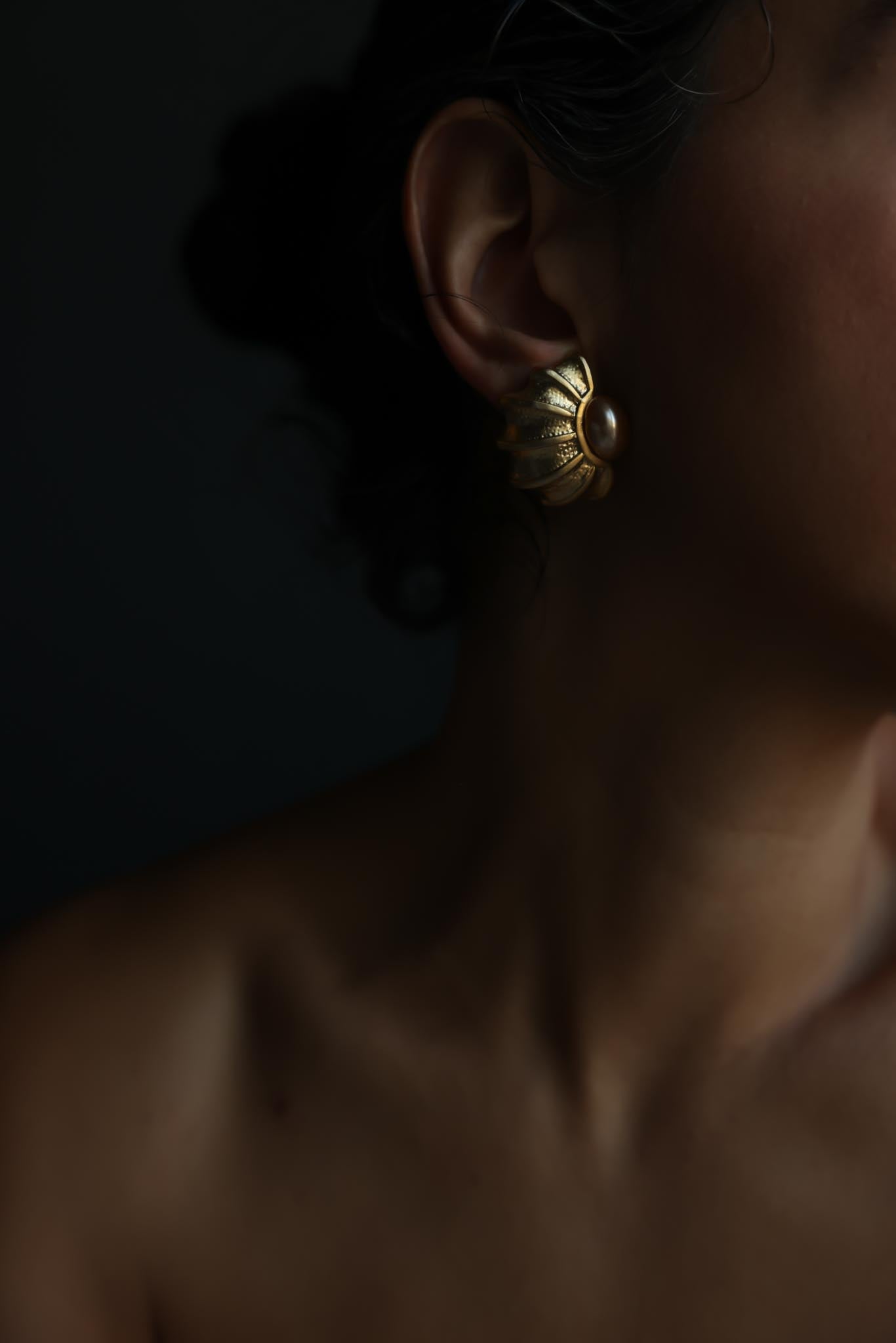 Fan-Shaped Matte Gold Champagne Faux Pearl Clip-On Earrings|Vintage Baazaar 
