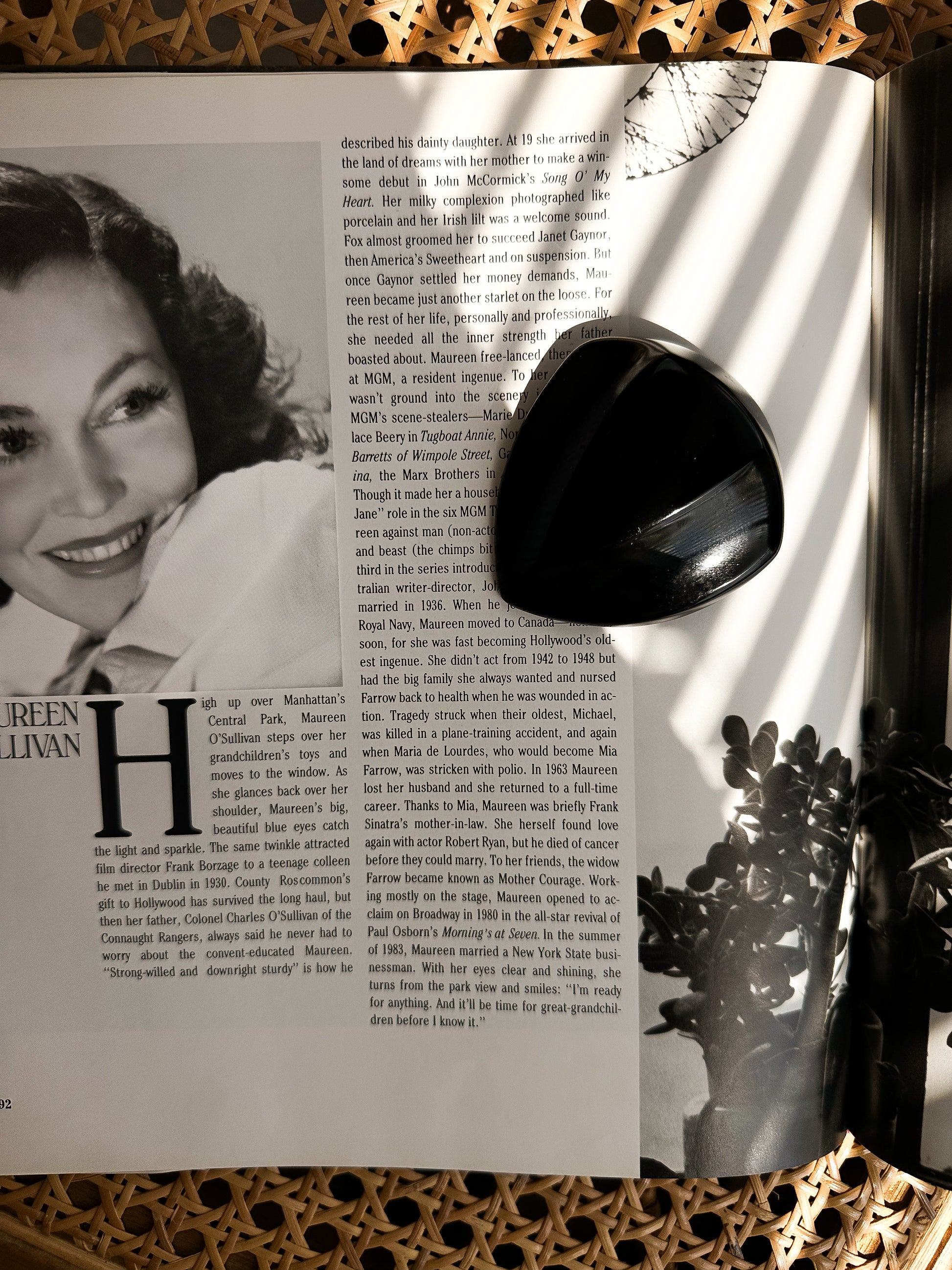 Ebony Wave Brooch|Vintage Baazaar 