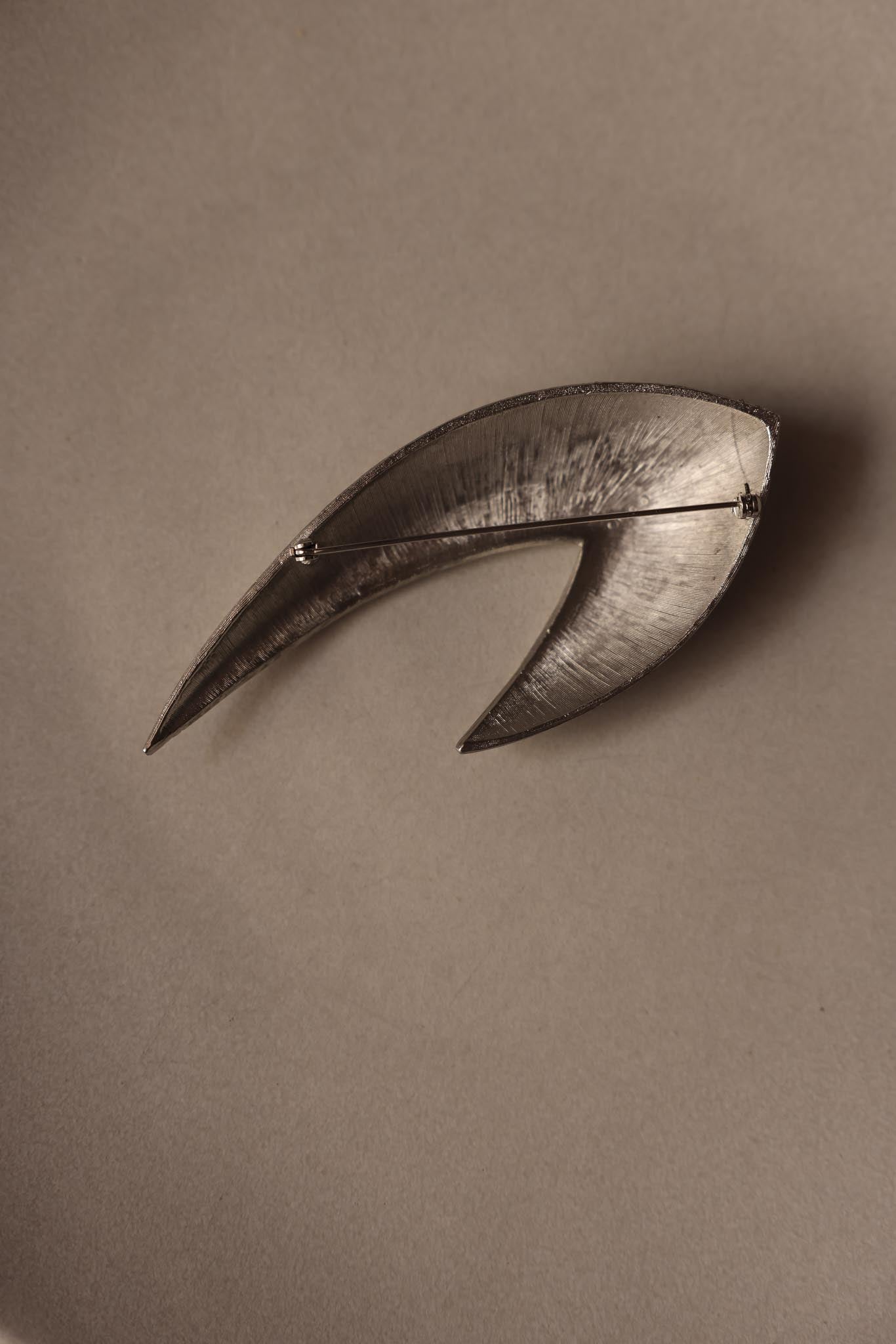 Sculptural Silver-Tone Brooch|Vintage Baazaar 