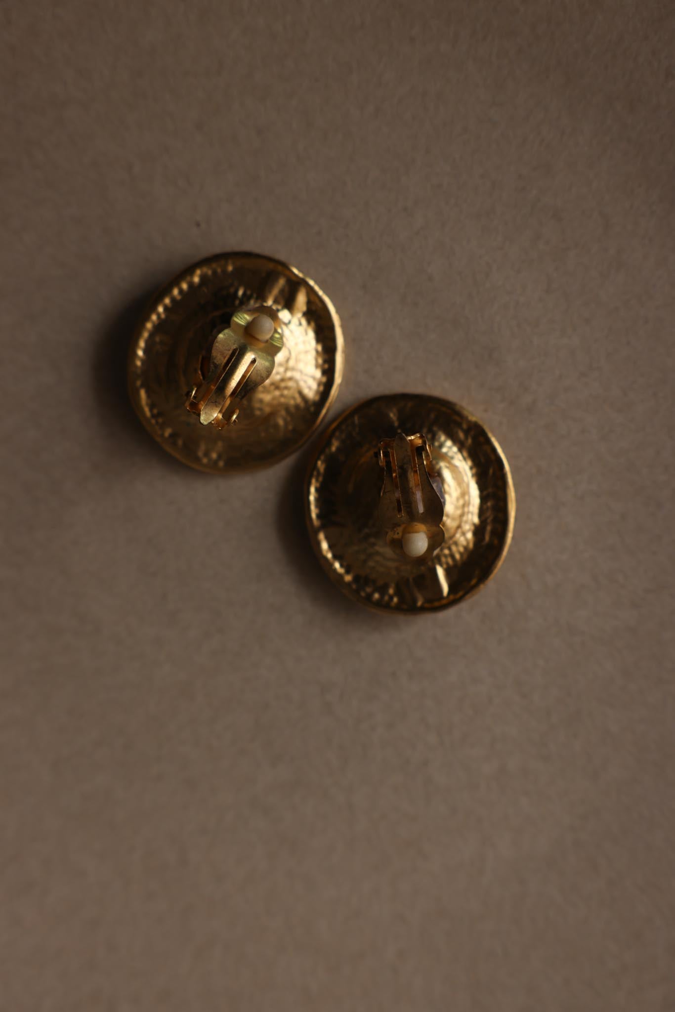 Round Gold Tone Faceted Crystal Clip-On Earrings|Vintage Baazaar 