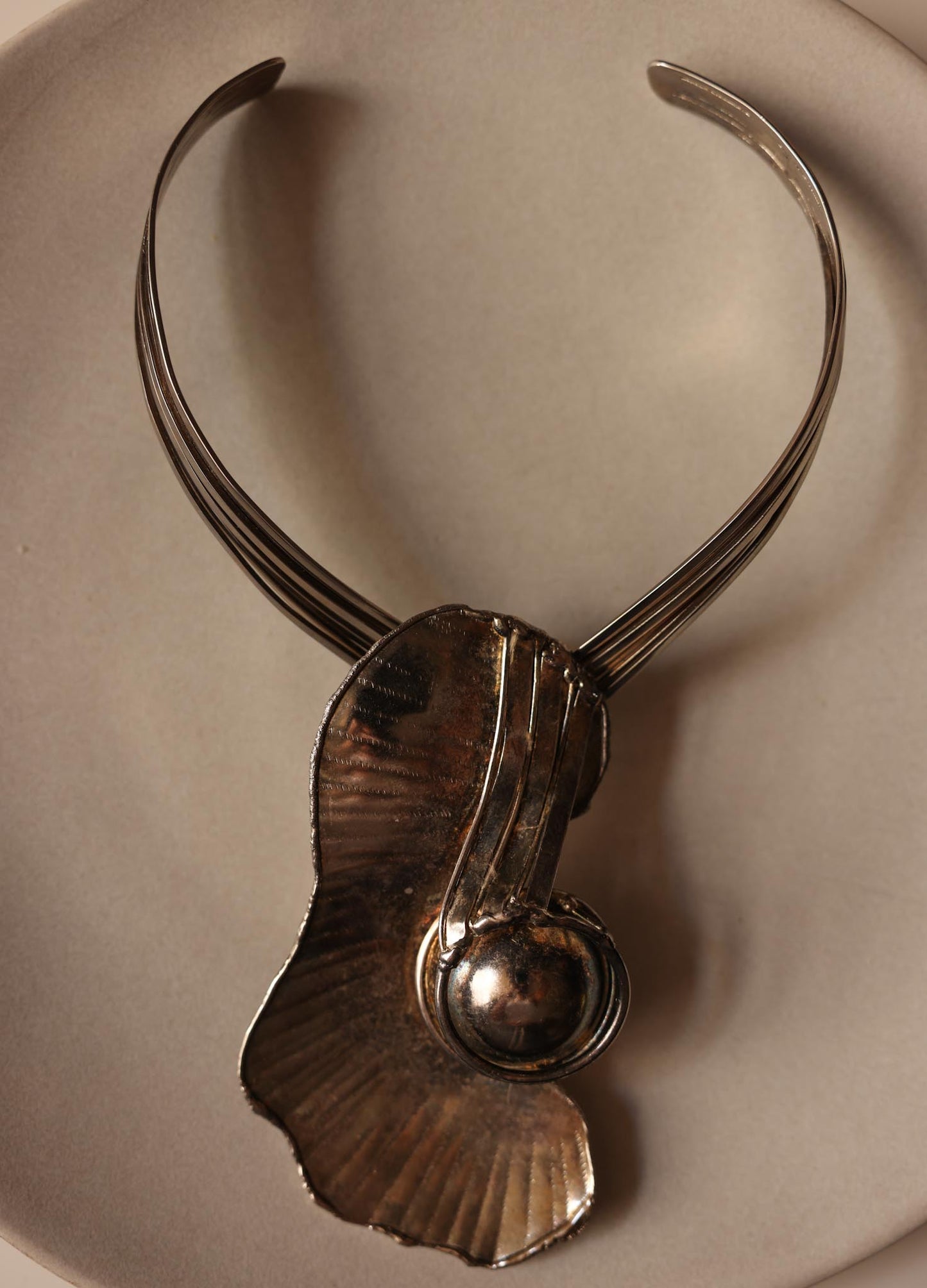 Silver-Tone Collar Necklace with Oversized Pendant|Vintage Baazaar 