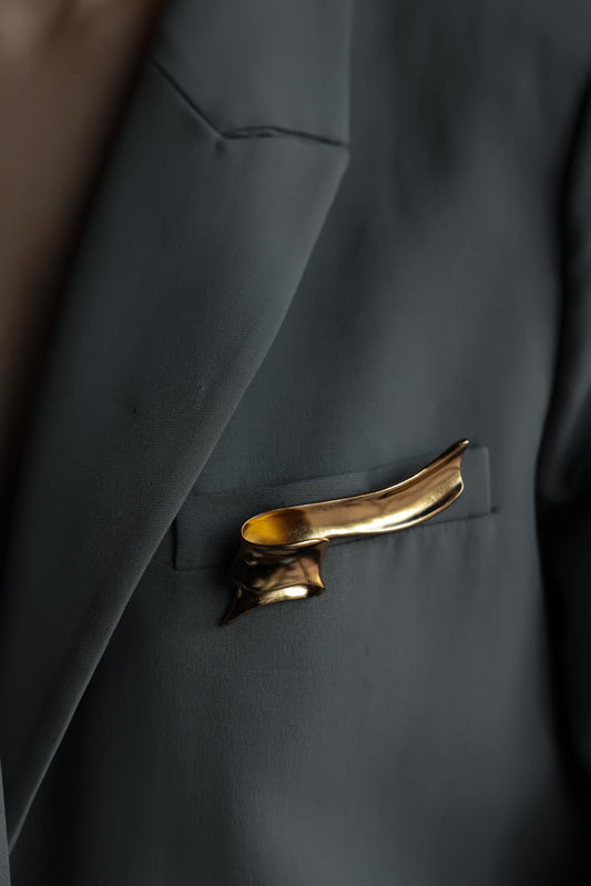 Brushed Gold Brooch Avon - 1980s|Vintage Baazaar 