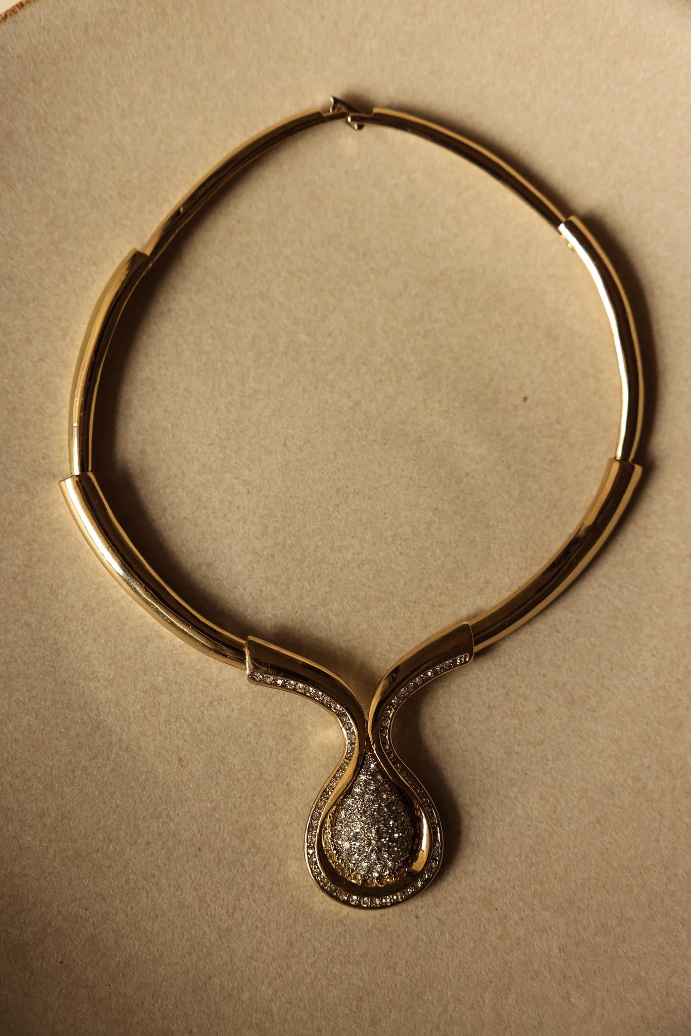Gold-Tone Rhinestone Statement Necklace - 1980s|Vintage Baazaar 
