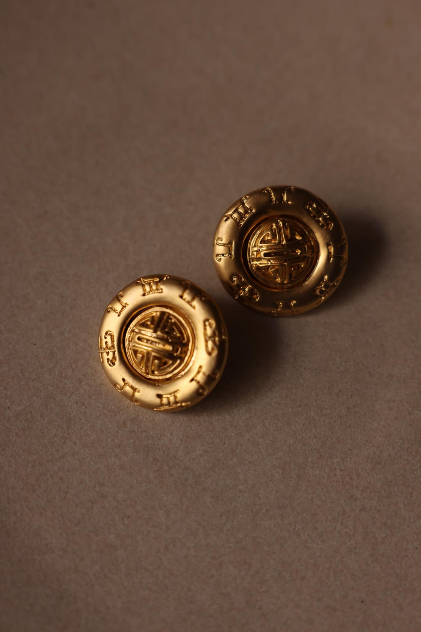 1980s Matte Gold Medallion Clip-On Earrings