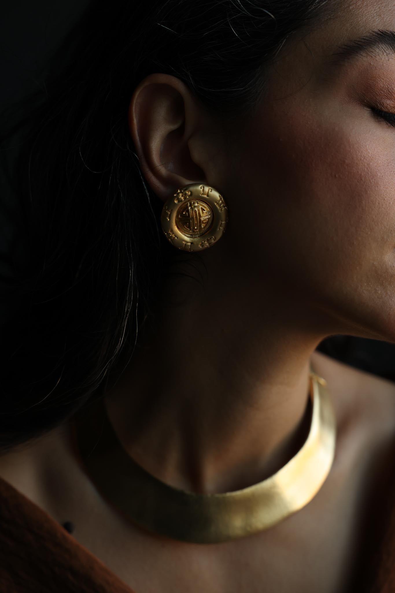 1980s Matte Gold Medallion Clip-On Earrings