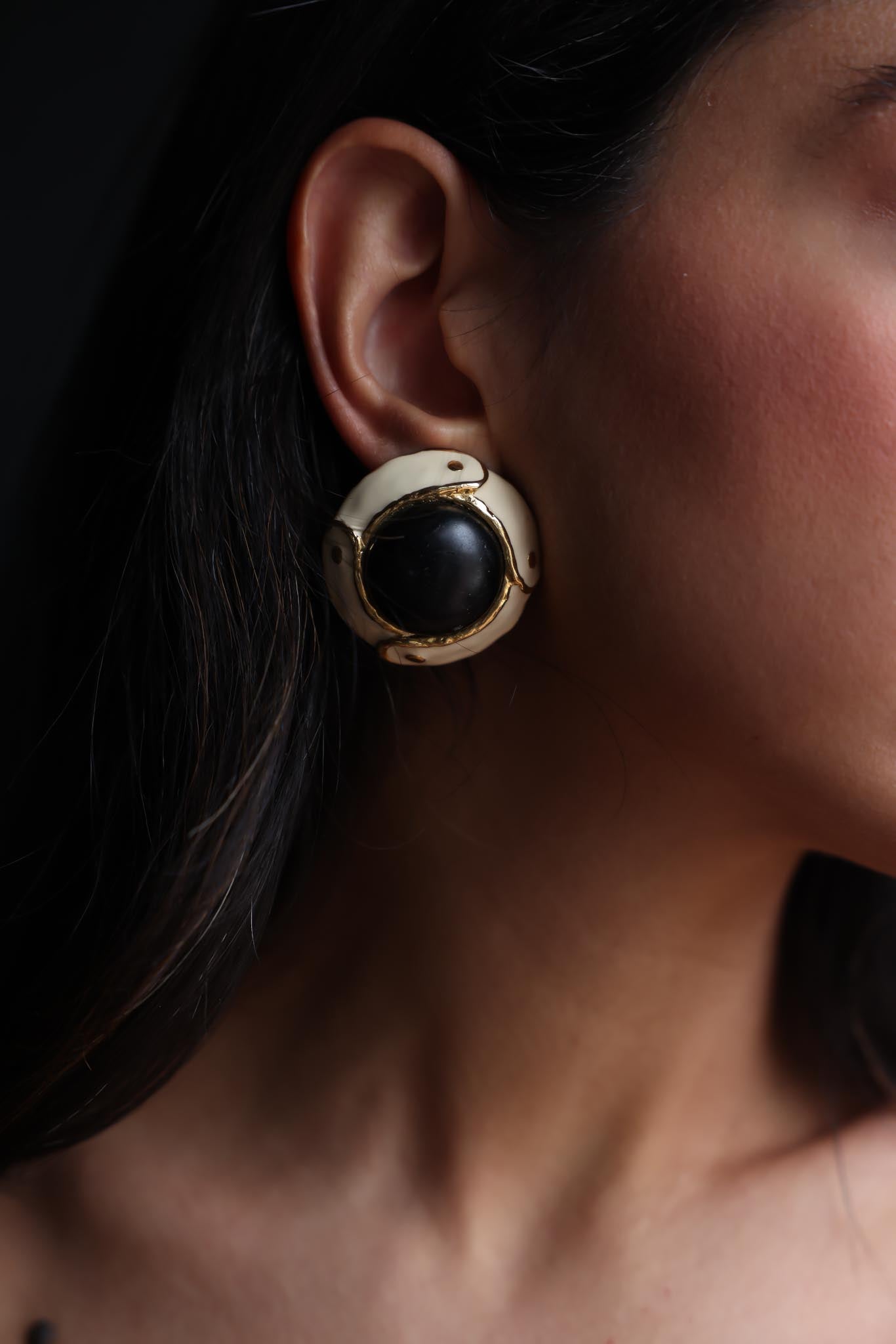 Ebony Ivory Orb Earrings|Vintage Baazaar 
