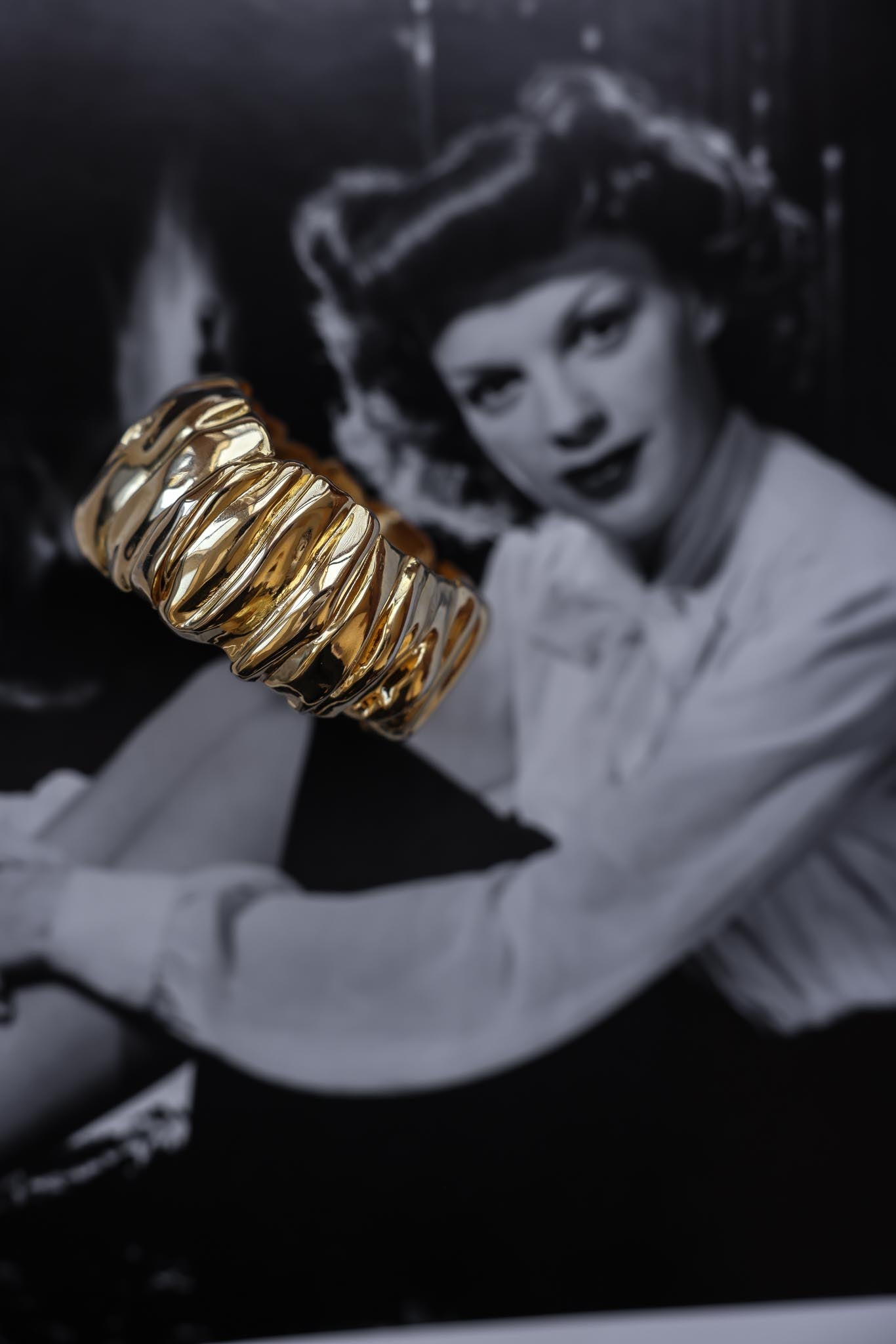 Sculptural Gold-Tone Bangle|Vintage Baazaar 