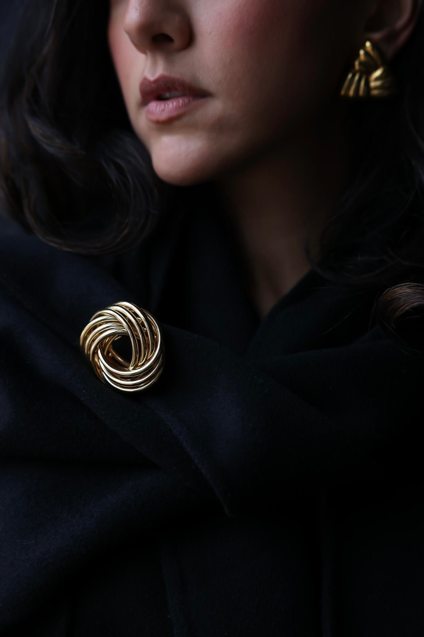 Golden Knot Vintage Brooch|Vintage Baazaar 