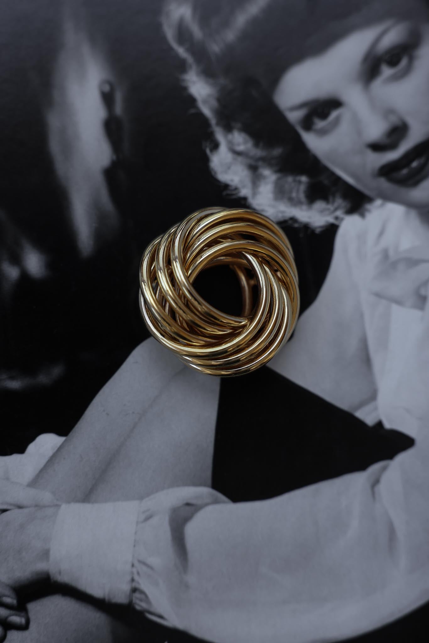 Golden Knot Vintage Brooch|Vintage Baazaar 