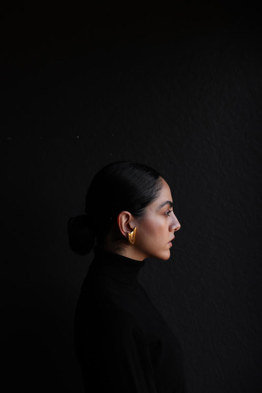 Sculpted Gold Clip-On Earrings – 1980s