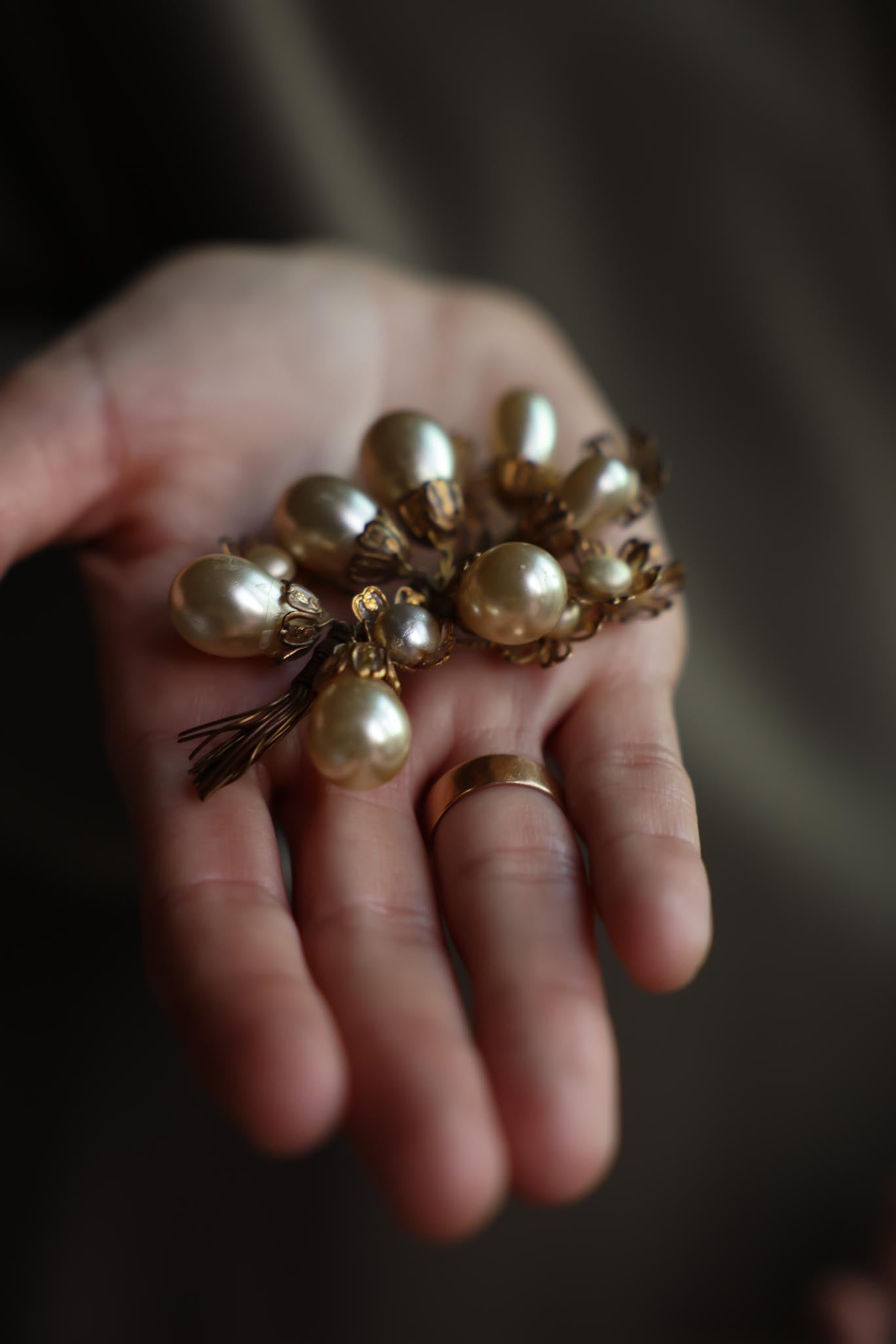 1950s Faux Pearl Flower Brooch | Gold Tone Statement Brooch