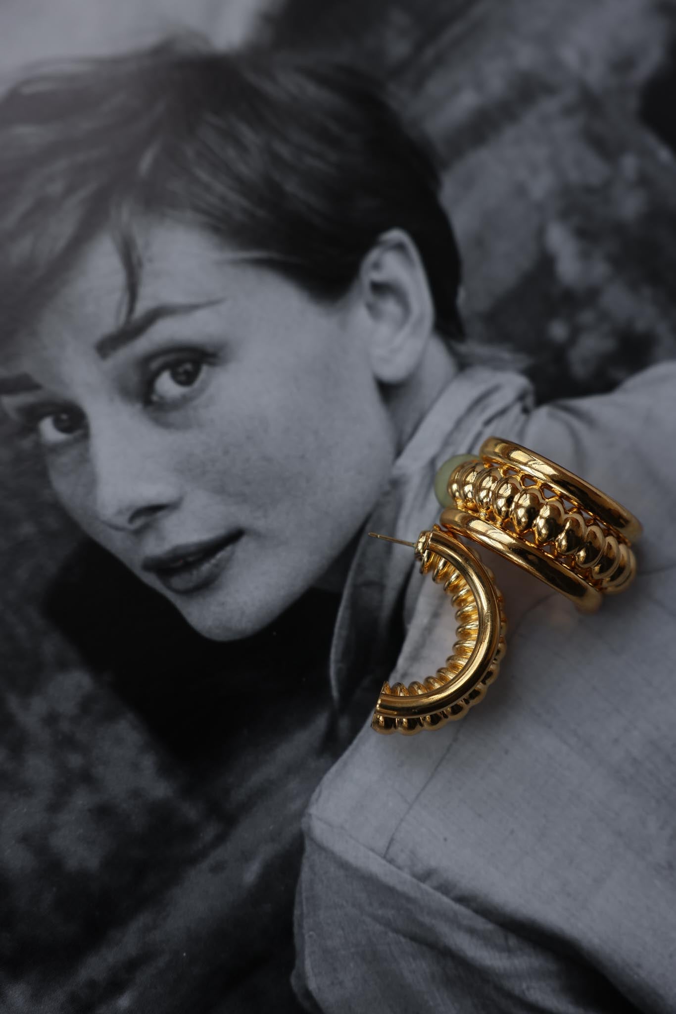 Radiant Dome Hoop Earrings|Vintage Baazaar 