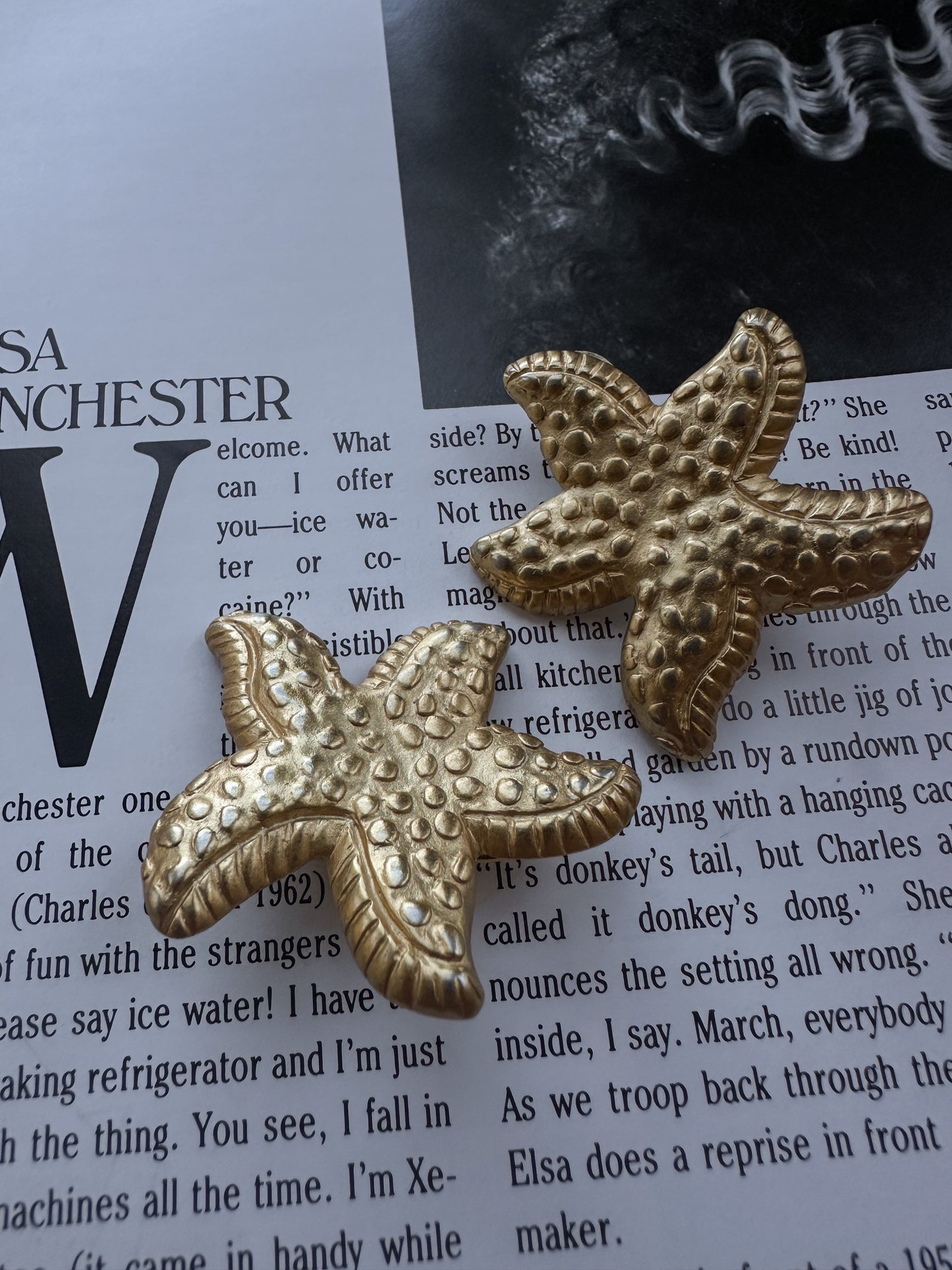 Gold Tone Starfish Earrings|Vintage Baazaar 