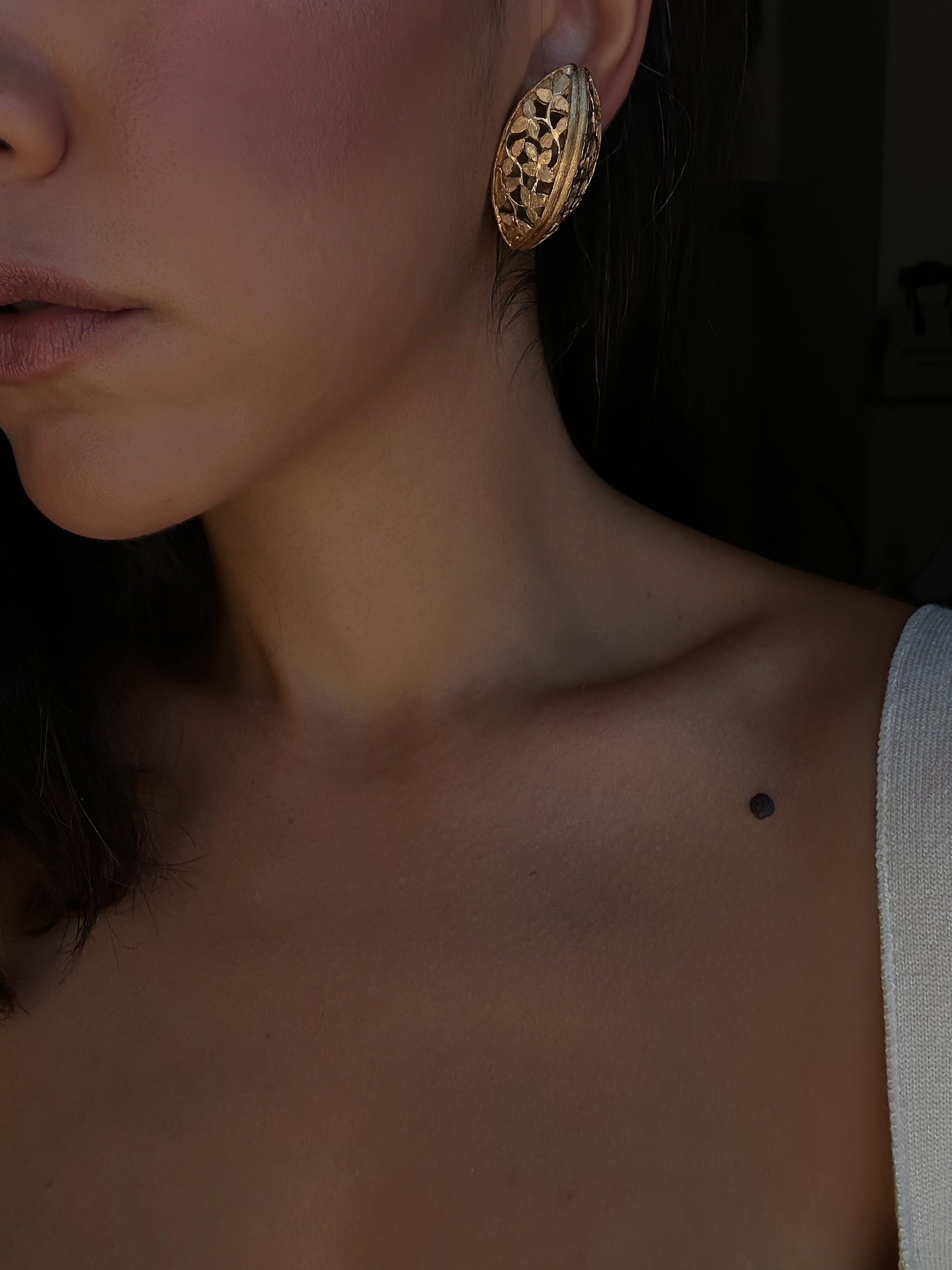 Golden Lace Leaf Earrings|Vintage Baazaar 