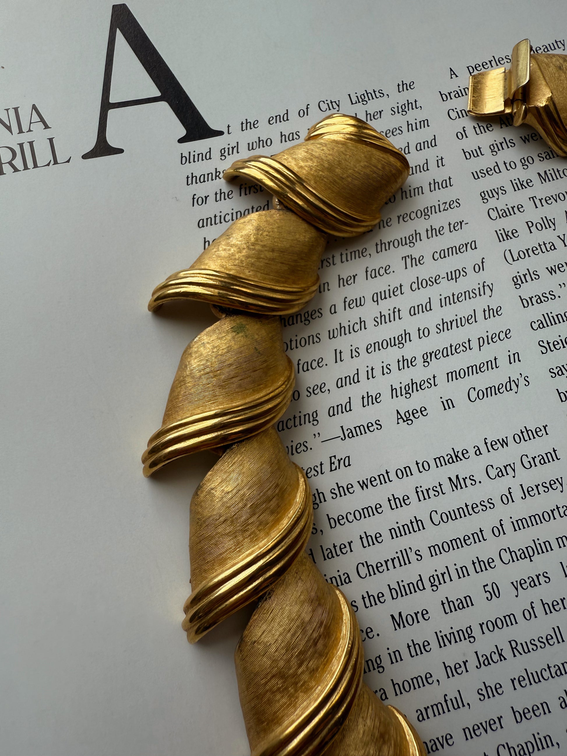 Heavy Brushed Gold Tone Link Necklace|Vintage Baazaar 