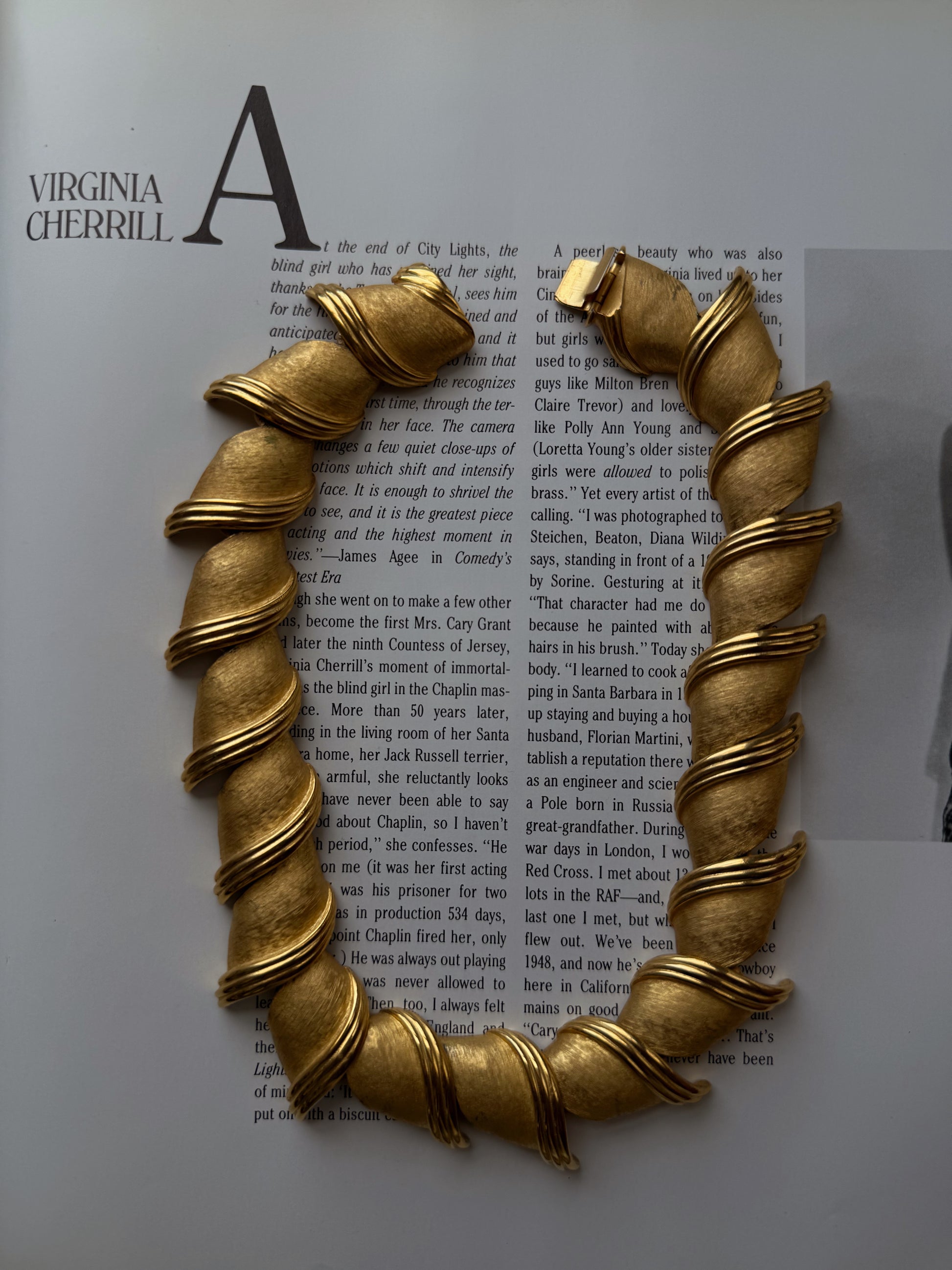Heavy Brushed Gold Tone Link Necklace|Vintage Baazaar 