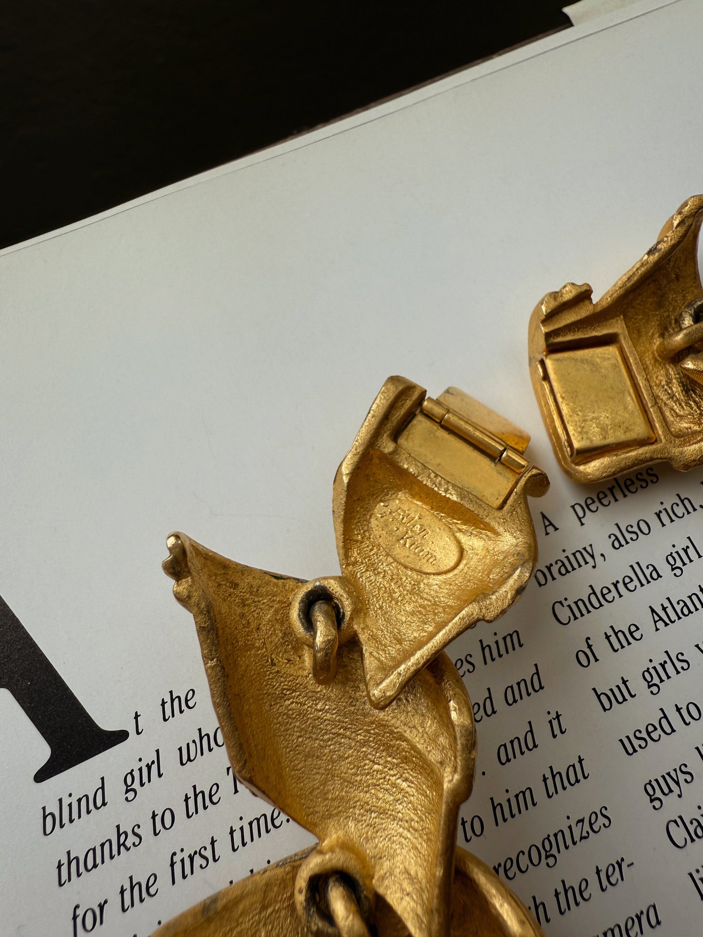 Heavy Brushed Gold Tone Link Necklace|Vintage Baazaar 