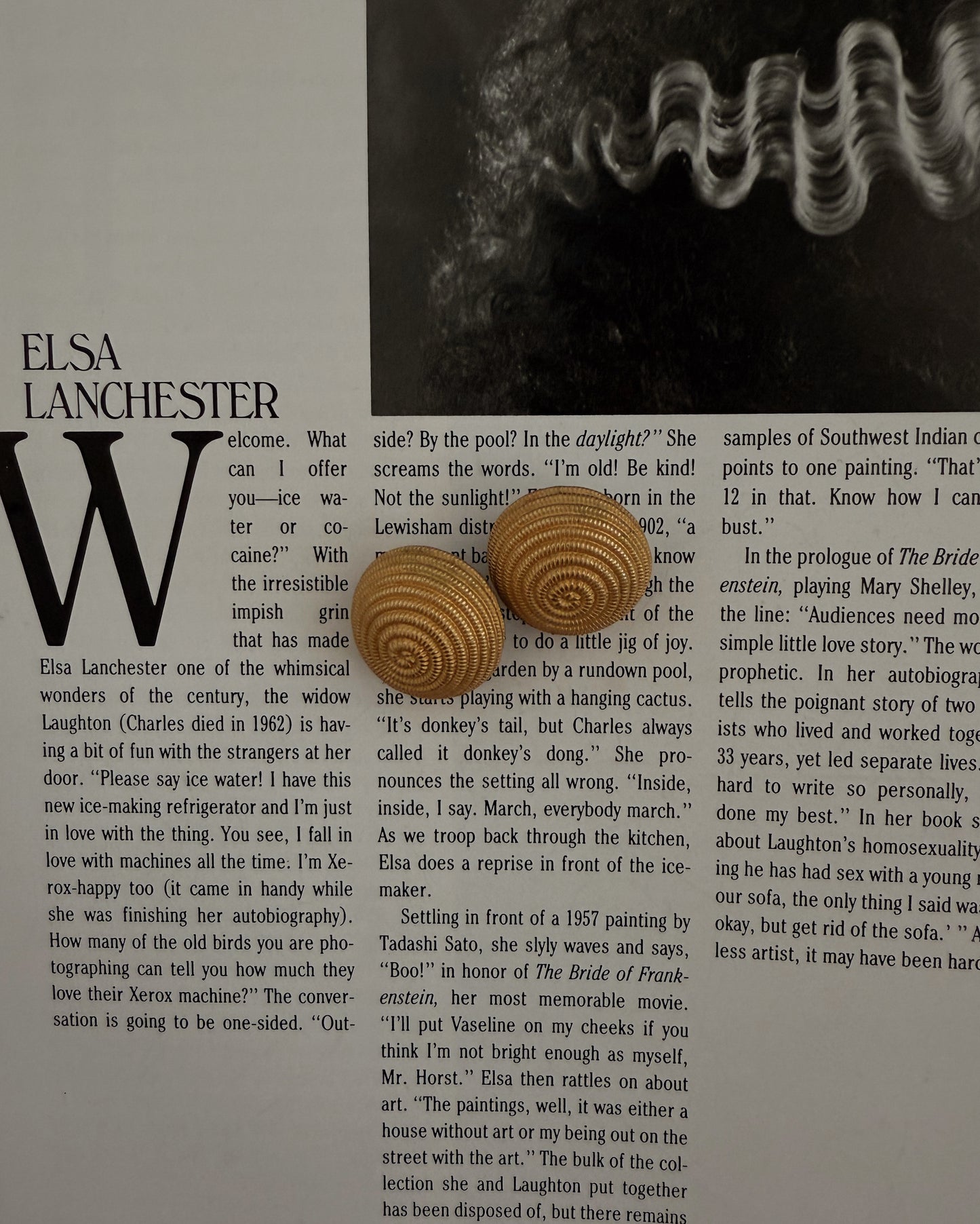 Textured Gold Coil Earrings|Vintage Baazaar 