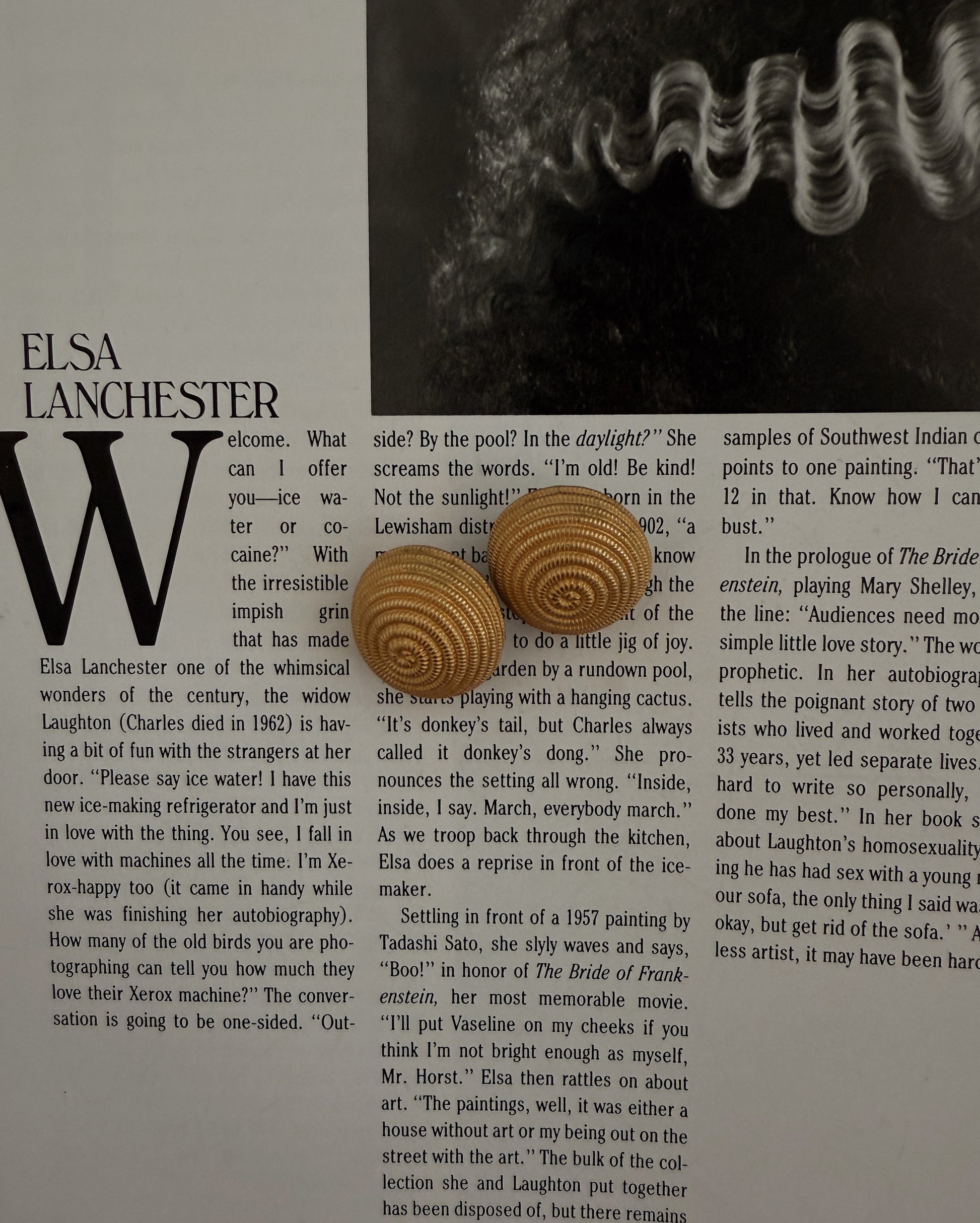 Textured Gold Coil Earrings|Vintage Baazaar 